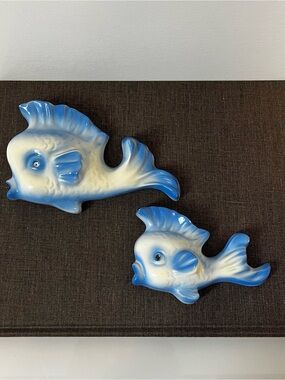 Vintage Favor Ind Blue Chalkware (2) anthropomorphic fish wall plaques